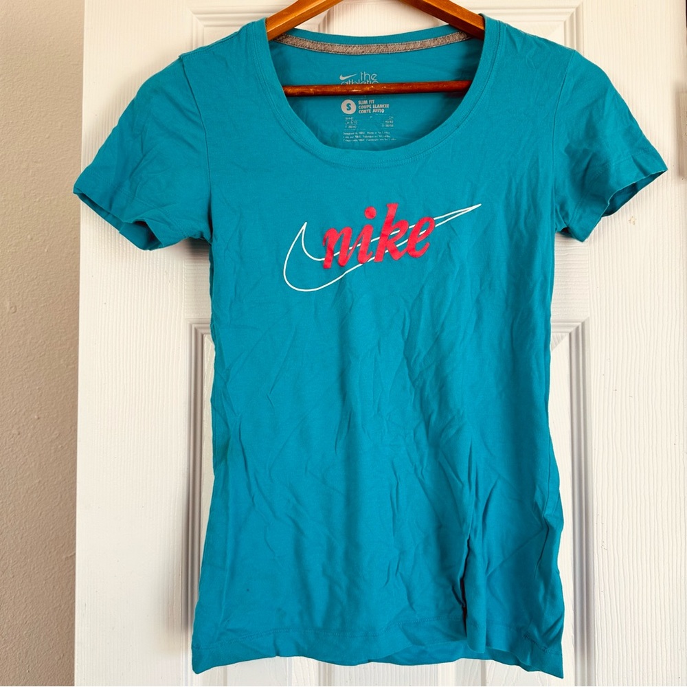 Nike Sportswear Womens Short Sleeved Graphic Tee Size S Teal Blue